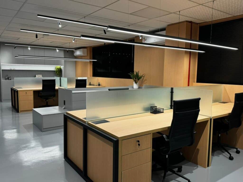 Quem somos 1 escritorio sala comercial centro historico fabricacao propria metalon preto
